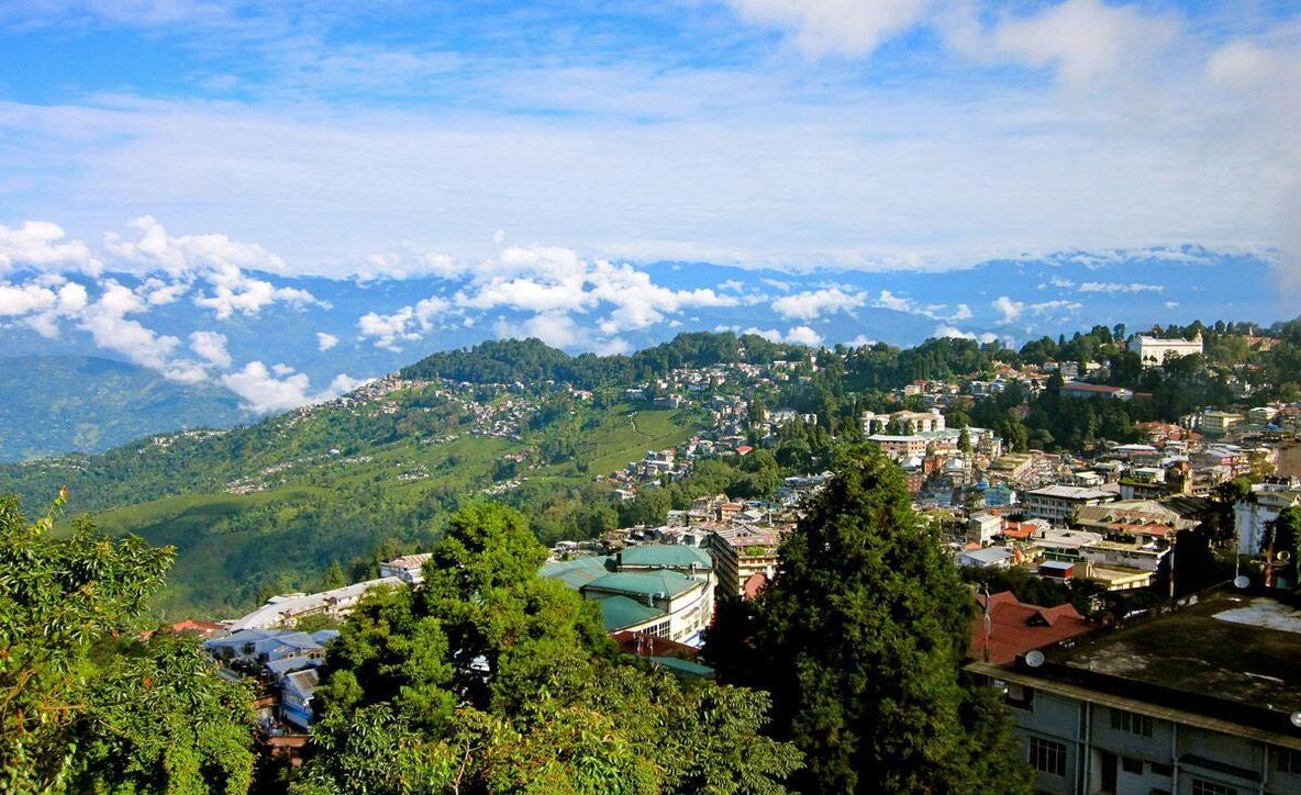Sikkim Darjeeling tour package from mumbai, Mumbai to Darjeeling train ticket package, 